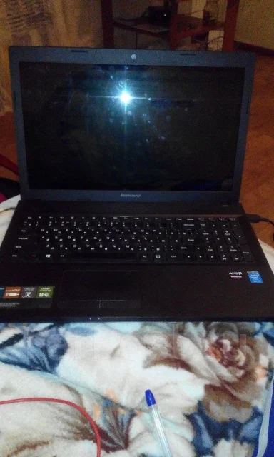 Lenovo G500. 2,4����, ��� 4 ��, ���� 500���, WiFi: 1, Bluetooth: 1, ����������� �� 5��. ����