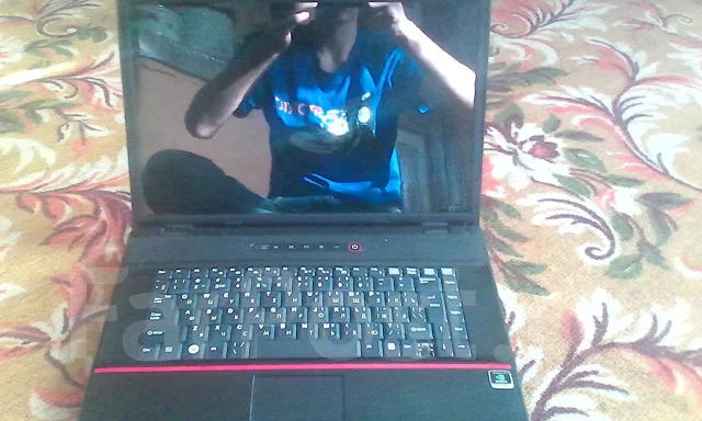Roverbook. 222 222����, ��� 2048 ��, ���� 250���, WiFi: 1, Bluetooth: 1, ����������� �� 6��. ����