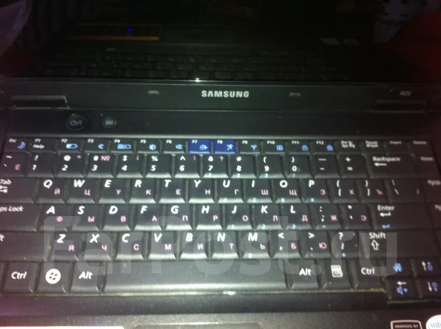 Samsung R25 Plus. 2 000����, ��� 1024 ��, ���� 120���, WiFi: 1, Bluetooth: 1, ����������� �� 3��. ����