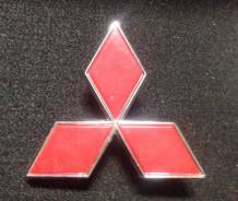 Эмблема решетки. Mitsubishi Pajero iO, H66W, H76W, H61W, H71W Mitsubishi Pajero, V24V, V24WG, V26WG, V47WG, L146G, V26C, V25C, V24C, V23C, L141G, V43W...
