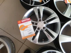 Red Wheel. 6.0x16", 5x105 ����