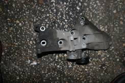 Крепление генератора. Renault Megane, BM, EM, KM, KM02, KM05, KM0C, KM0F, KM0G, KM0H, KM0U, KM13, KM1B, KM1F, KM2Y, LM05, LM1A, LM2Y Двигатели: F4R, F...