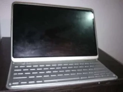 Acer Iconia Tab W701. 1,0����, ��� 4 ��, ���� 60���, WiFi, Bluetooth, ����������� �� 24��.