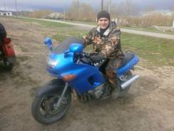 Kawasaki ZZR 400. 400 куб. см., исправен, без птс, с пробегом