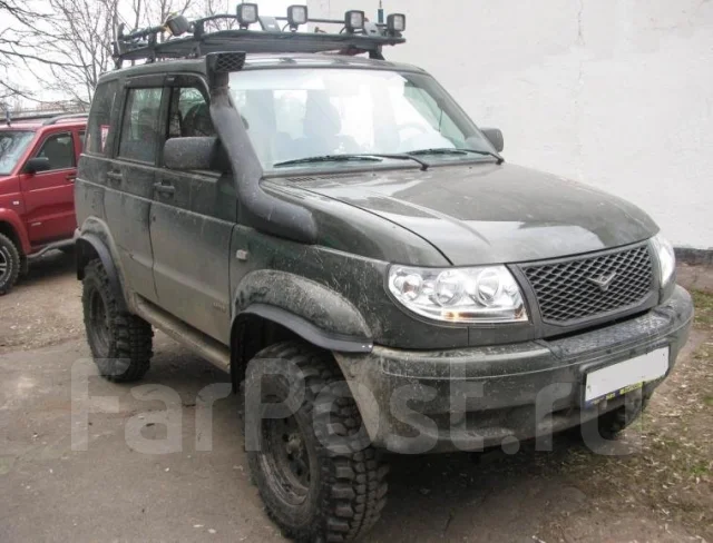 Jeep Cherokee либо Митсубиши Pajero Спорт