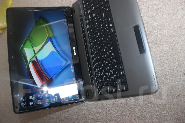 DNS. 2,4����, ��� 4 ��, ���� 750���, WiFi: 1, Bluetooth: 1, ����������� �� 2��. ����