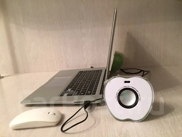 Apple MacBook Air. ��� 4 ��, ���� 500���, WiFi: 1, ����������� �� 5��. ����
