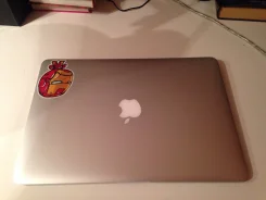 Apple MacBook Air 13 2012 Mid MD231. ��� 4 ��, ���� 128���, WiFi, Bluetooth, ����������� �� 9��. ����