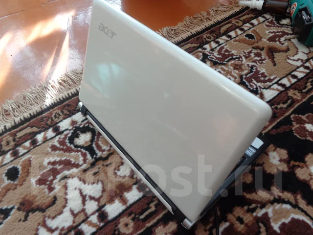 Acer Aspire One D250. 1,6����, ��� 2048 ��, ���� 160���, WiFi: 1, ����������� �� 2��. ����