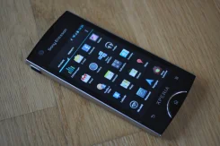 Sony Ericsson Xperia ray. �/� ����