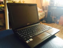 Acer Aspire One D257-N57DQkk. 1,6����, ��� 1024 ��, ���� 250���, WiFi, Bluetooth, ����������� �� 5��.