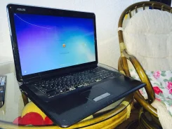 Asus K70. ��� 4 ��, ���� 250���, WiFi, Bluetooth, ����������� �� 5��. ����