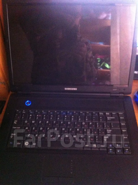 Samsung R505. ��� 512 ��, ���� 250���, WiFi: 1, Bluetooth: 1, ����������� �� 1��. ����