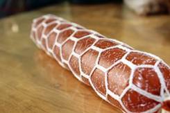 Колбасы, мясные деликатесы.