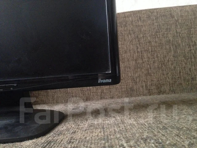 Iiyama. 20" ����