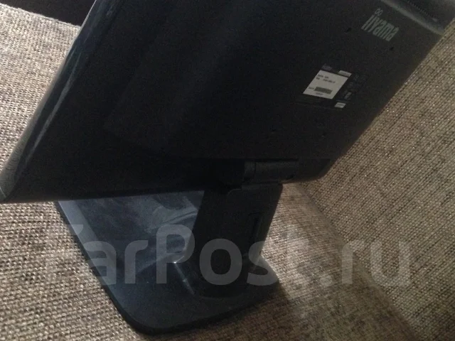 Iiyama. 20" ����