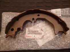 Колодка стояночного тормоза. Toyota: Hilux Surf, 4Runner, GX470, Land Cruiser, Land Cruiser Prado, Sequoia, FJ Cruiser Двигатели: 2TRFE, 5VZFE, 3RZFE...