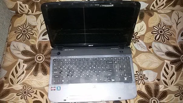 Acer Aspire 5542G. ��� 4 ��, ���� 320���, WiFi: 1, Bluetooth: 1, ����������� �� 2��. ����