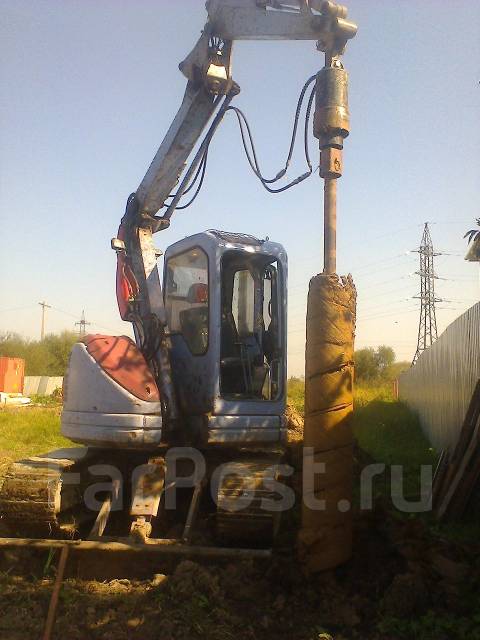 Ямобур на гусеницах в Хабаровске