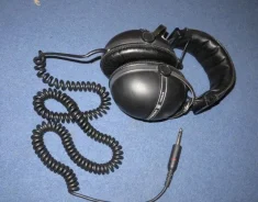 Pioneer SE-305 ����