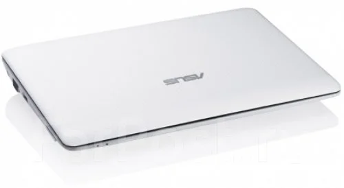 Asus Eee PC 1001PX. ��� 2048 ��, WiFi: 1, Bluetooth: 1, ����������� �� 4��. ����