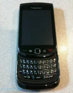 BlackBerry Torch 9800. �/�