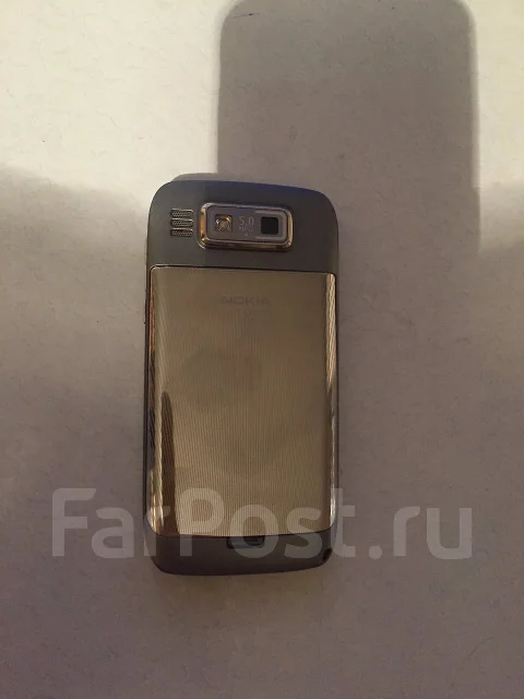 Nokia E72 ����