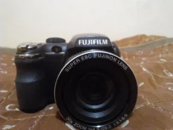 Fujifilm FinePix S4000. 10 - 14.9 ��, ���: 14� � ����� ����