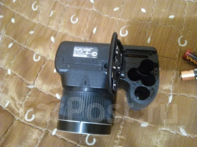 Fujifilm FinePix S4000. 10 - 14.9 ��, ���: 14� � ����� ����