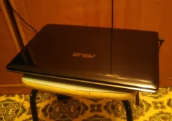 Asus K52JU. 2,5����, ��� 4 ��, ���� 320���, WiFi, ����������� �� 20��.