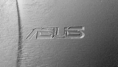Asus X55VD. 4,8����, ��� 4 ��, ���� 320���, WiFi, Bluetooth, ����������� �� 3��.