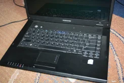Samsung R60 Plus. 1,6����, ��� 1024 ��, ���� 80���, WiFi, ����������� �� 1��. ����
