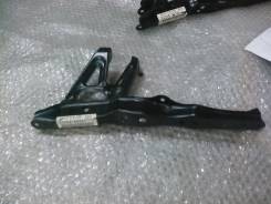 Планка радиатора. Toyota Land Cruiser, FZJ100, HZJ105, UZJ100, FZJ105, HDJ100, HDJ101 Двигатели: 2UZFE, 1HZ, 1HDFTE, 1HDT, 1FZFE
