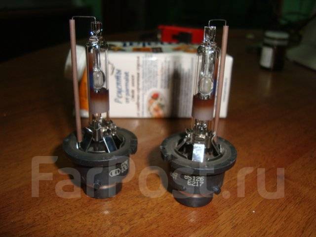 Ксеноновые лампы рав 4. Лампочки в фары рав 4 2013. Ксеноновые лампы рав 4. Туарег 2008 лампочка ксенона. Лампа ксенон тойота рав 4 2014.