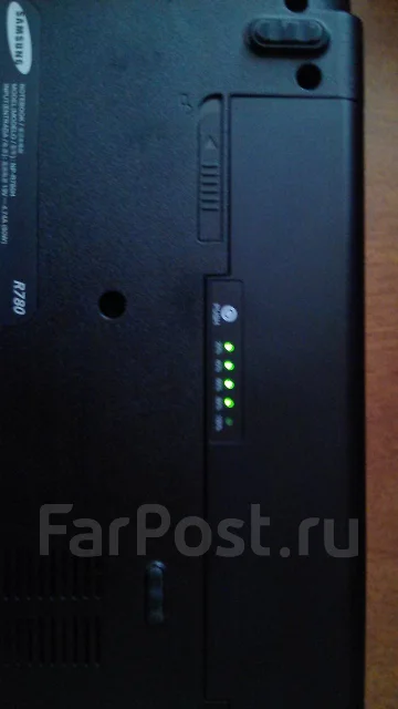Samsung R780. 2,7����, ��� 4 ��, ���� 500���, WiFi: 1, Bluetooth: 1, ����������� �� 2��. ����