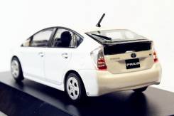 Модель Toyota Prius 30й кузов масштаб 1:43