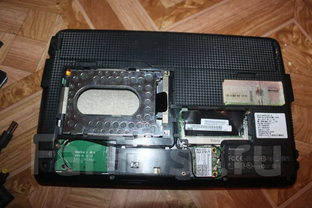 Lenovo IdeaPad S10-3t. 1,7����, WiFi: 1, Bluetooth: 1 ����