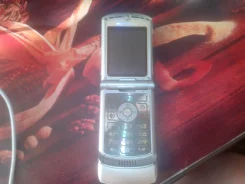 Motorola RAZR V3. �/� ����