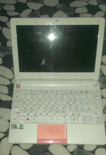 Acer Aspire One Happy2-N578Qpp. 1,6����, ��� 2048 ��, ���� 320���, WiFi: 1, Bluetooth: 1, ����������� �� 3��. ����