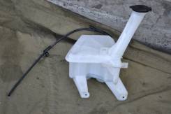 Бачок стеклоомывателя. Toyota Yaris, NCP90, NCP91 Toyota Ractis, NCP100, NCP105, SCP100 Toyota ist, NCP110, NCP115, ZSP110 Toyota Vitz, KSP90, NCP91...