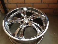 Alutec Shark. 8.0/9.0x19", 5x114.3, �� 5���. ����