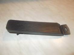 Педаль акселератора. Mercedes-Benz E-Class, W124, 124 Двигатель 111