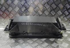 Бардачок. Toyota Corolla