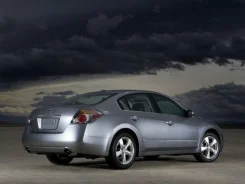 Nissan Altima ����