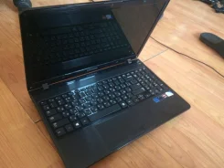 Samsung 350E5C-S04. 2,5����, ��� 4 ��, ���� 500���, WiFi, Bluetooth, ����������� �� 4��. ����