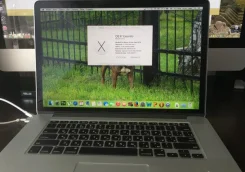 Apple Macbook Retina. 15.4"