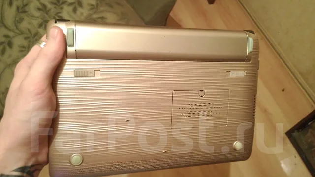 Asus Eee PC 1015PW. 1,6����, ��� 2048 ��, ���� 250���, WiFi: 1, Bluetooth: 1, ����������� �� 10��. ����