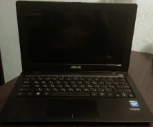 Asus X200MA. 2,2����, ��� 4 ��, ���� 500���, WiFi, Bluetooth, ����������� �� 6��.