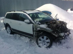 Volvo XC70 ����