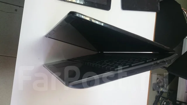 Samsung 300E5A. ��� 4 ��, ���� 250���, WiFi: 1, Bluetooth: 1, ����������� �� 4��. ����
